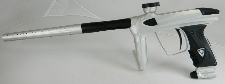 DLX Luxe 2.0 Dust White with Dust Black Accents